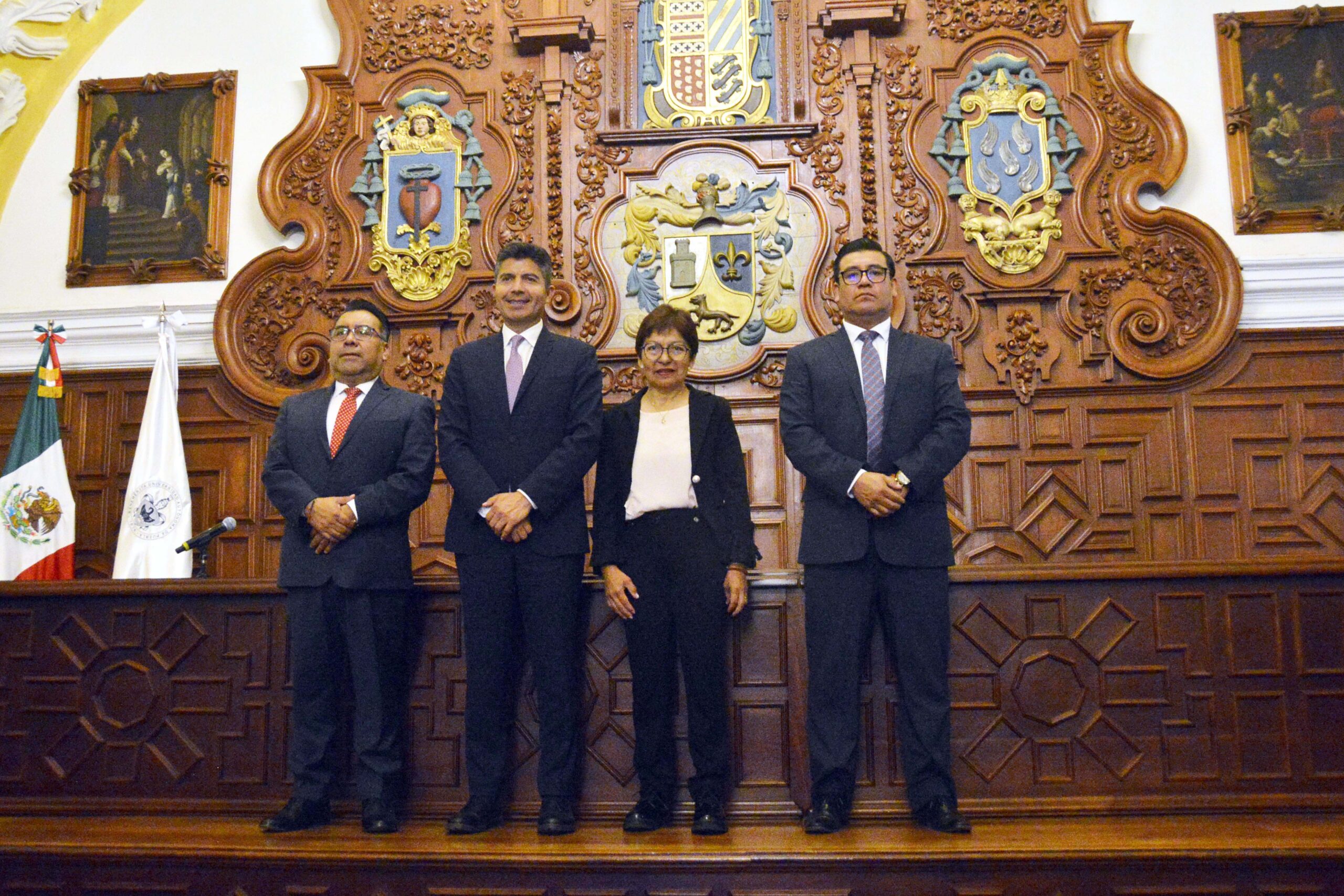 Presenta el candidato de la coalición Mejor Rumbo para Puebla sus propuestas ante el H. Consejo Universitario.
