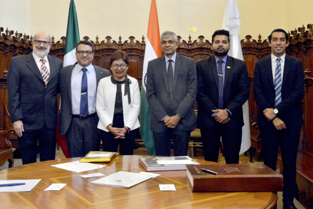 Rectora María Lilia Cedillo Ramírez se reúne con embajador de India en México.