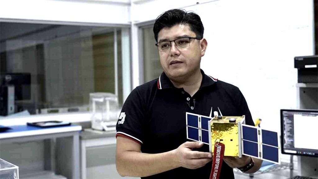 Nanosatélite K’OTO, de creación universitaria, orbitará la Tierra