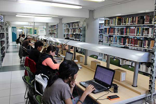 La biblioteca del futuro es un ecosistema vivo de aprendizaje, indica Víctor Hugo Anaya