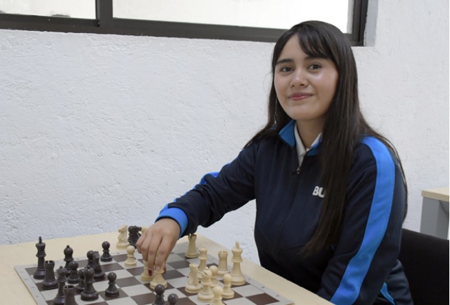 Obtiene alumna BUAP medalla de plata en ajedrez