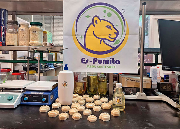 Es-Pumita, jabón sostenible elaborado con aceite de cocina usado