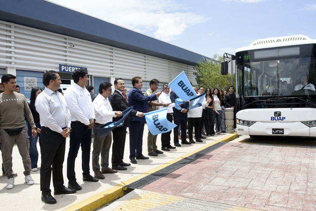 Dan banderazo de salida a nuevas unidades del Sistema de Transporte Universitario