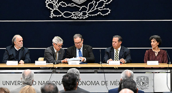 Recibe el Rector Lomelí informe final de la comisión para revisar el Examen de Ingreso a Licenciatura 2026/2027-1