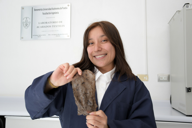 Produce estudiante BUAP bioplásticos a partir de residuos de café