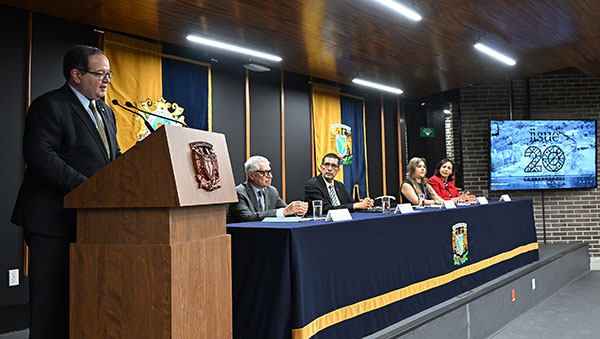Con sus investigaciones, el IISUE ayuda a explicar los procesos de aprendizaje y a orientar el uso de herramientas digitales: Rector Lomelí