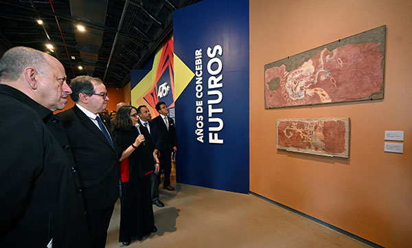 Inaugura el Rector Lomelí la exposición Universidad de México: 475+ años de concebir futuros