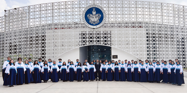 Presente, Coro Universitario Lobos BUAP en el 25 Festival Coral Internacional de Medellín